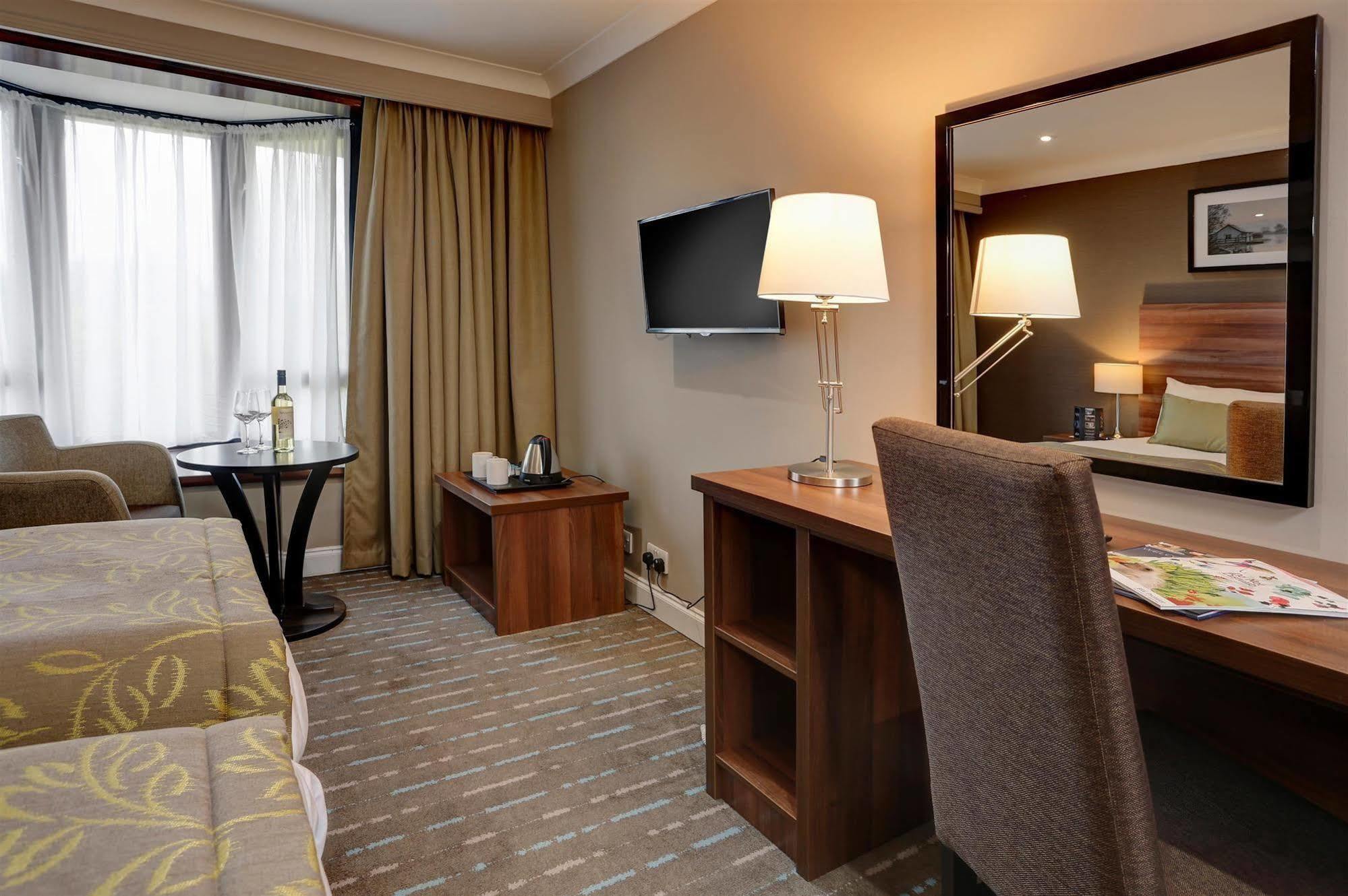 נורוויץ'' Best Western Brook Hotel מראה חיצוני תמונה